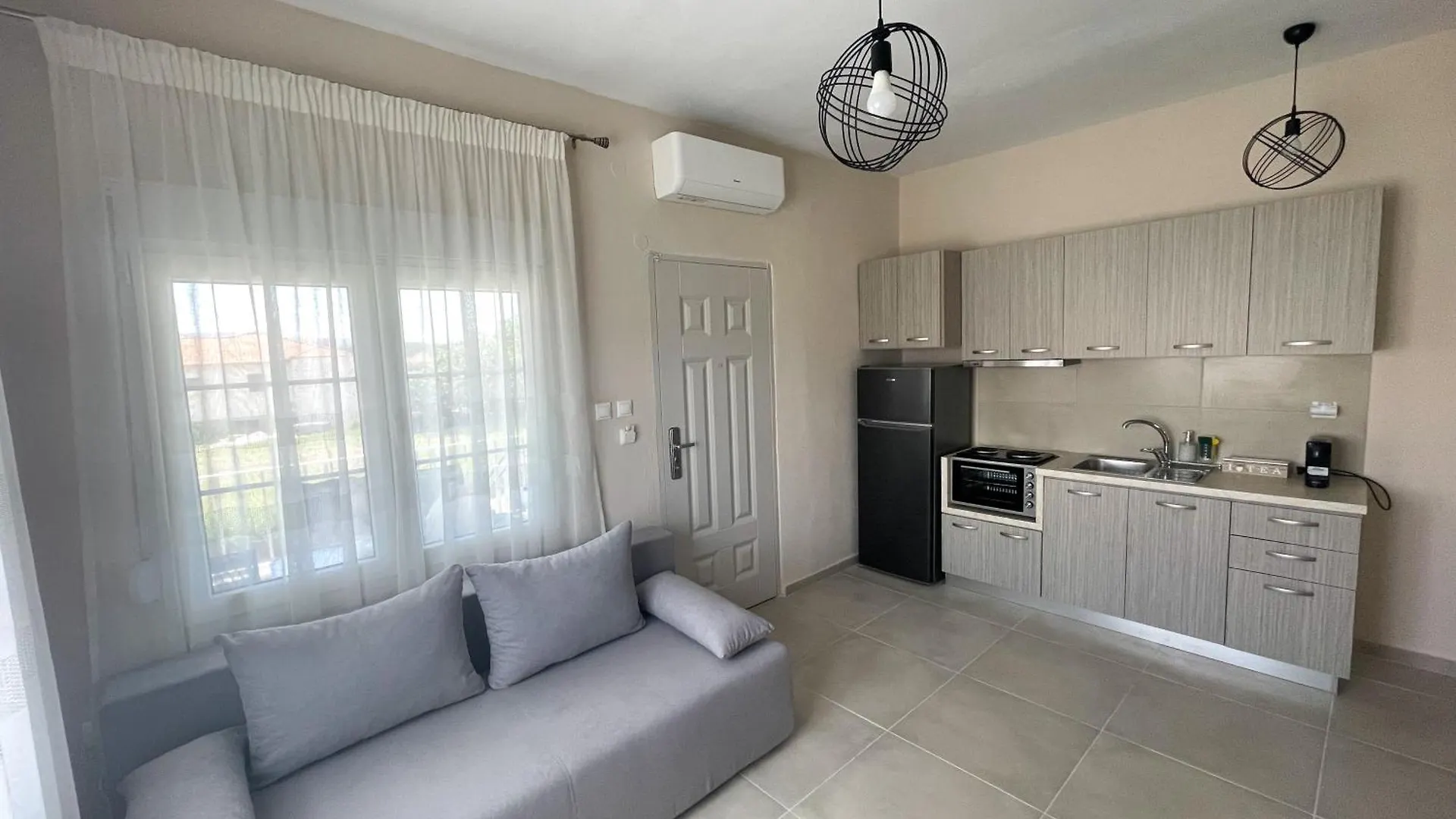 Armonia Guest House Nea Roda Holiday home